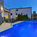 펜션 House With A Swimming Pool Krk - 23580