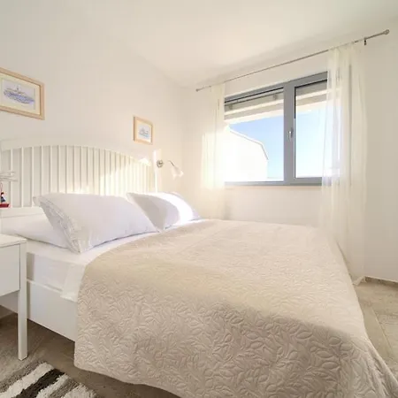 House With A Swimming Pool Krk - 23580 펜션 크르크