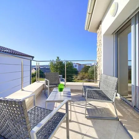 בית נופש House With A Swimming Pool Krk - 23580 *